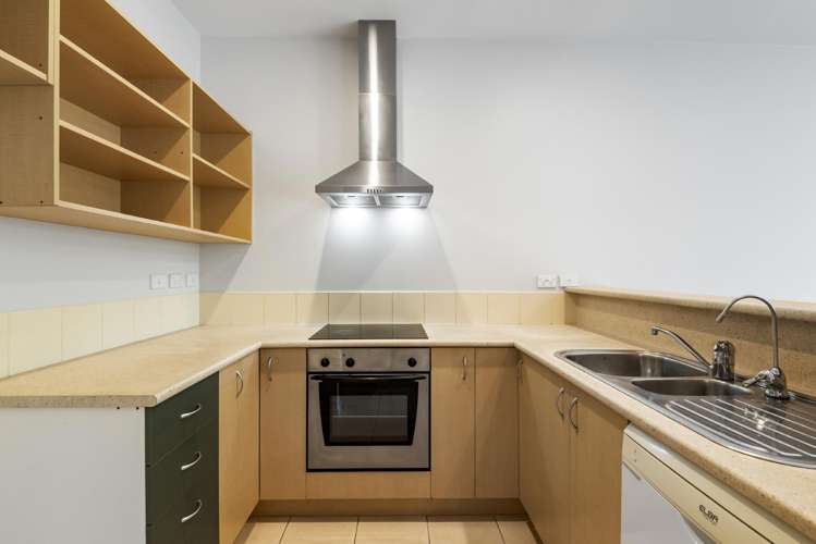 16/11 The Avenue Albany_11