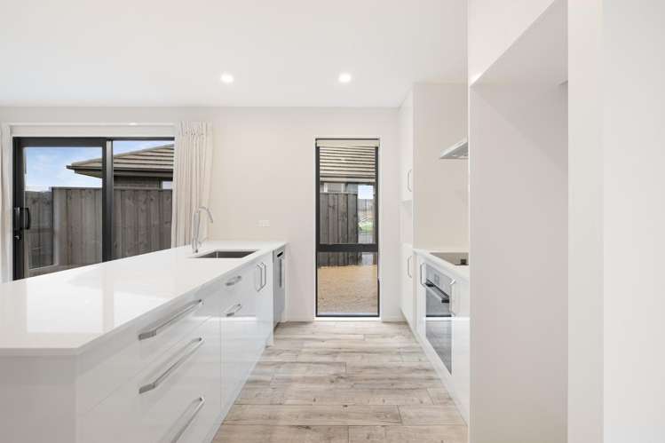 11 Dodd Road 11103_3