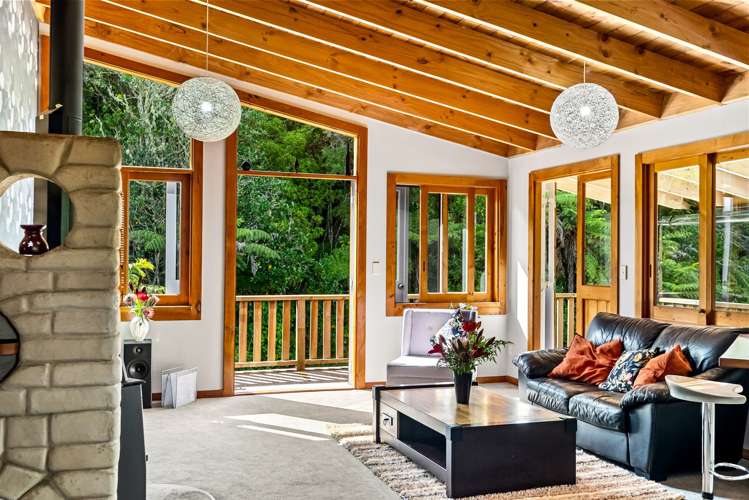 155 Riverside Drive Parahaki_14