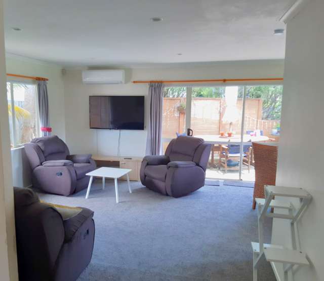 2/25 Jean Place Stanmore Bay_4