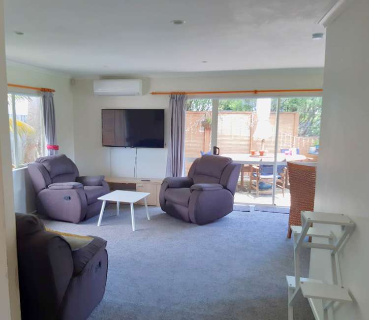 2/25 Jean Place Stanmore Bay_4