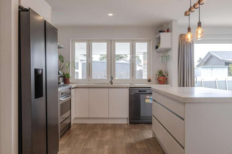 7 Pine Tree Road Hokitika_2