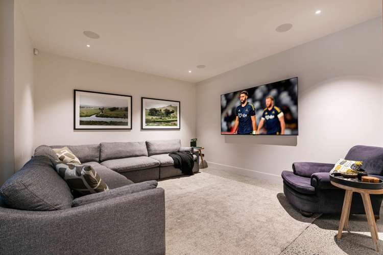 16 Kingfisher Grove Greenhithe_14