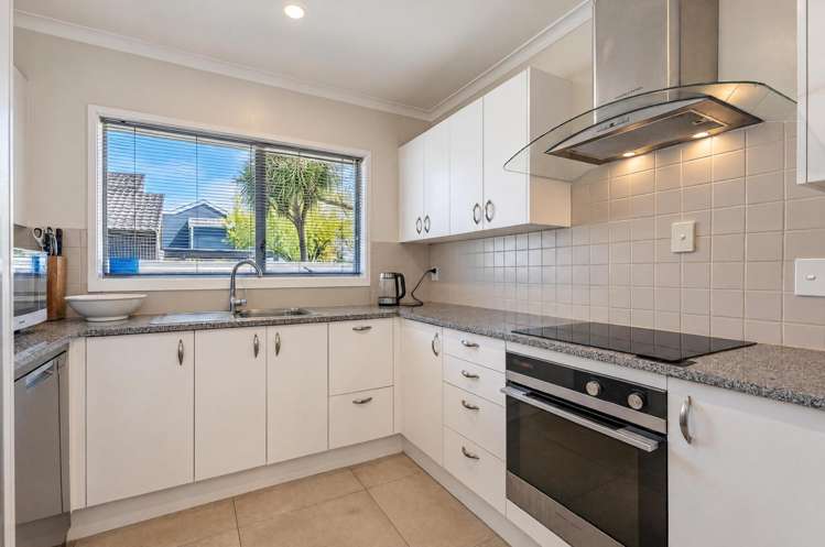 1 and 2, 119 Grand Drive Remuera_7