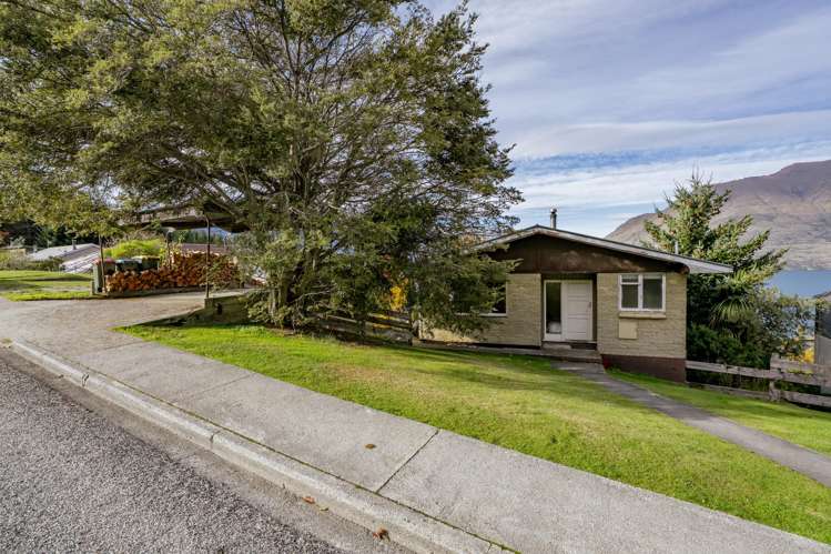 69 Wynyard Crescent Fernhill/Sunshine Bay_3