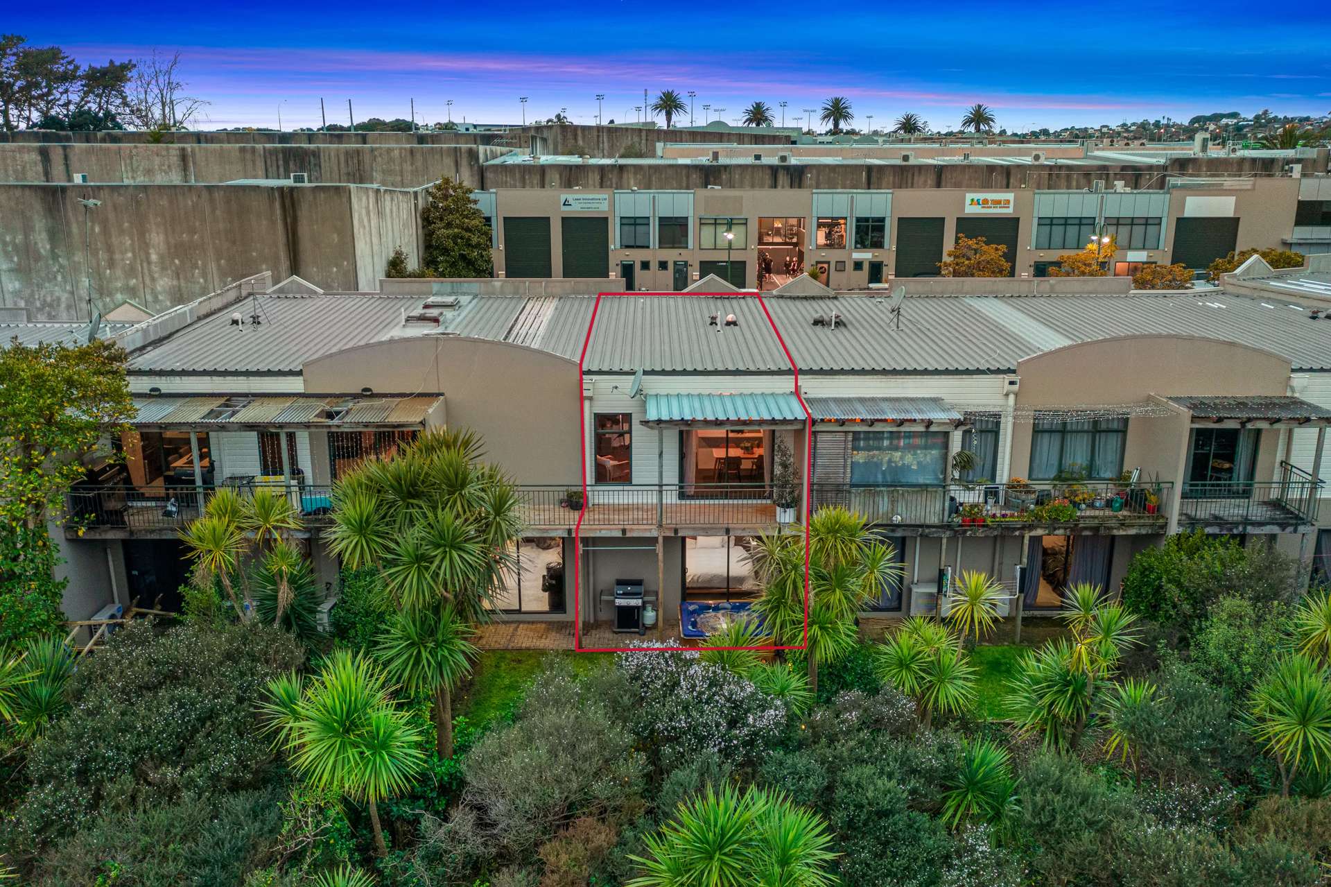 A12/16 Saturn Place Albany_0