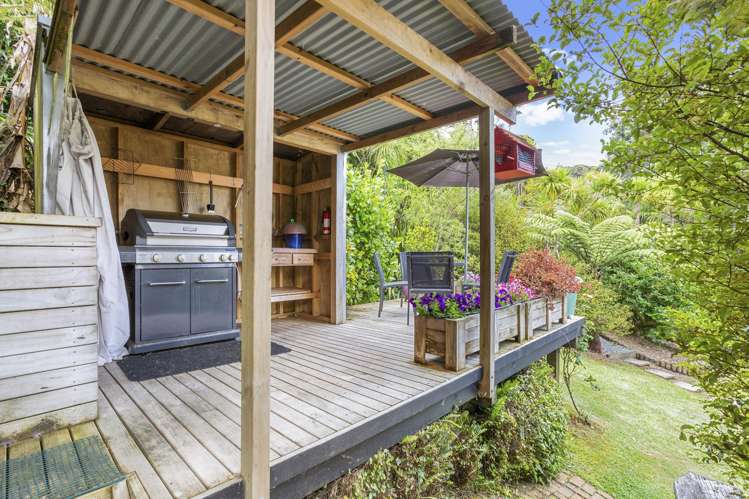 1123 Huia Road Huia_11