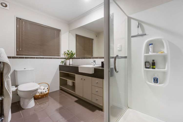 7 Woolaston Place Flat Bush_12