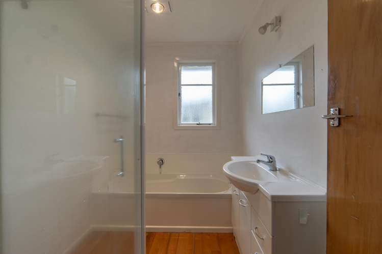 23 Greta Street Glenview_13