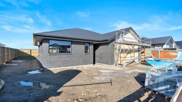 27 Falcons View Drive_1