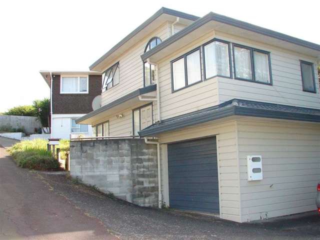 Mount Roskill, 3 bedrooms, 1.5 bathroom