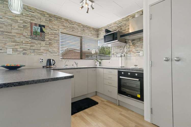 11b Wallace Crescent Glenholme_8