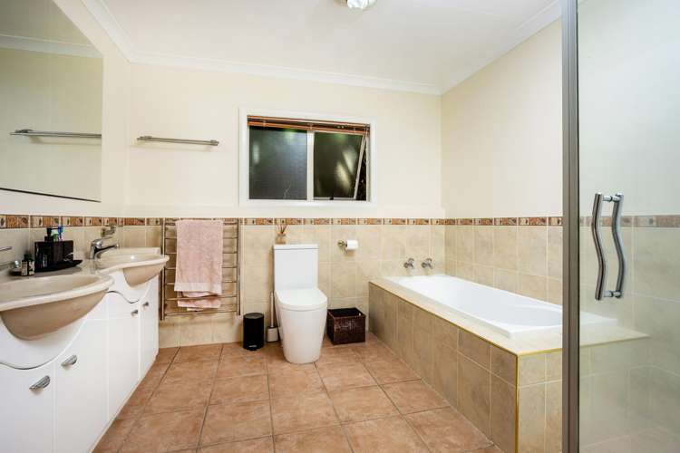 9 Falstone Lane Browns Bay_14