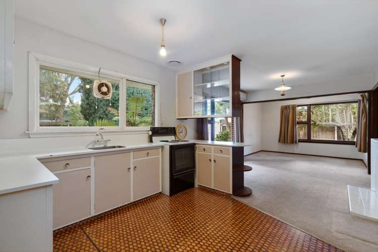 59 Woodbury Street Russley_1