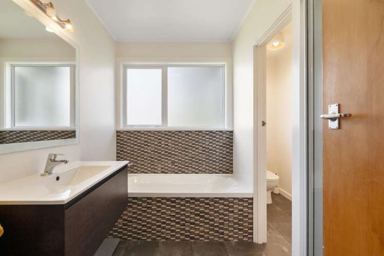 90 Derby Street Feilding_14