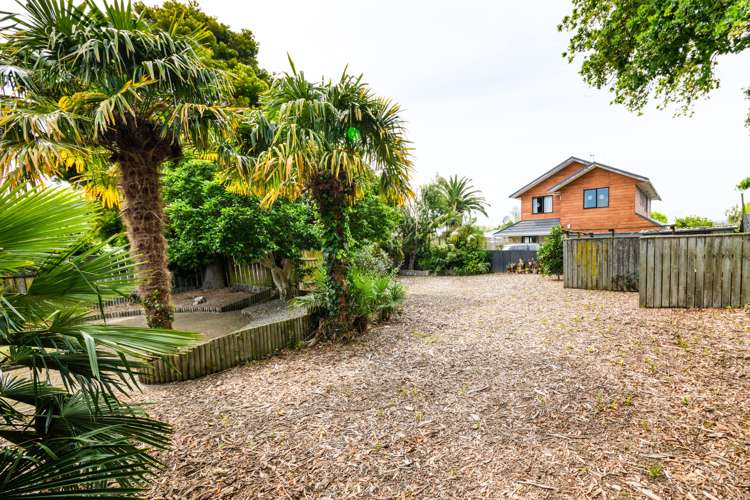 18a Ngaio Street West End_17