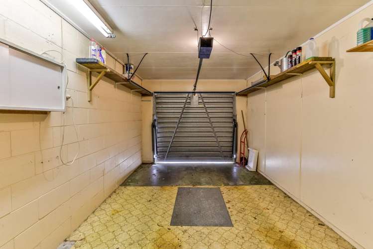 2/5 Vivian Wilson Drive Eastern Beach_14