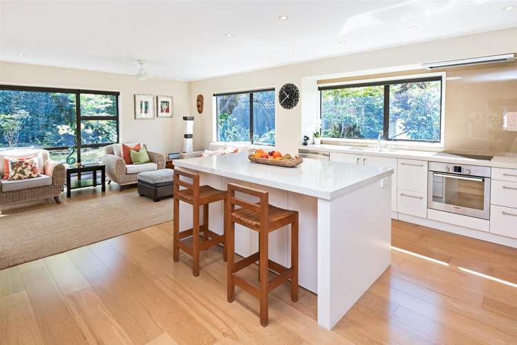 12a Glenfern Road Mellons Bay_2