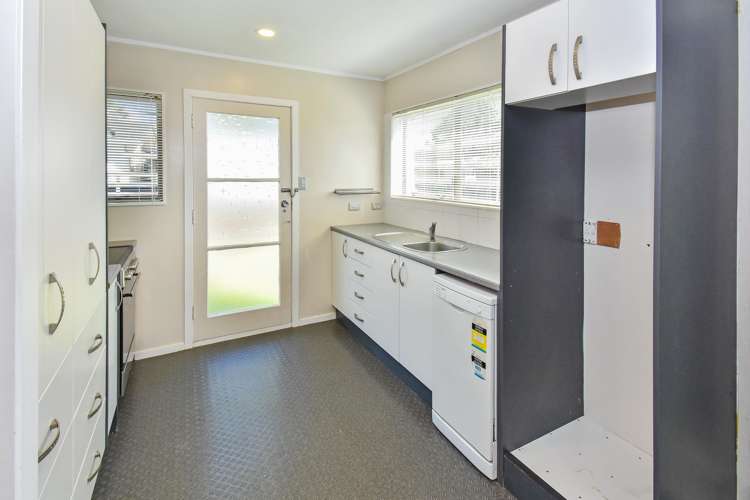 2/11 Beaumaris Way Conifer Grove_5
