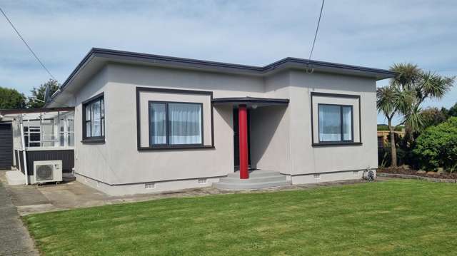 LIGHT, BRIGHT AND SPACIOUS!