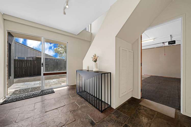 8 Goad Crescent Hillsborough_17