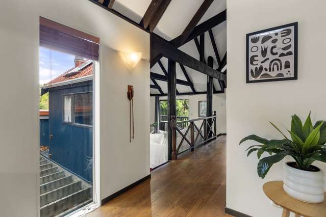 196 Godley Road Titirangi_3