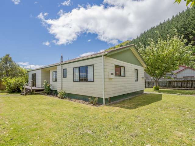 27 Poneke Drive Waikanae_2