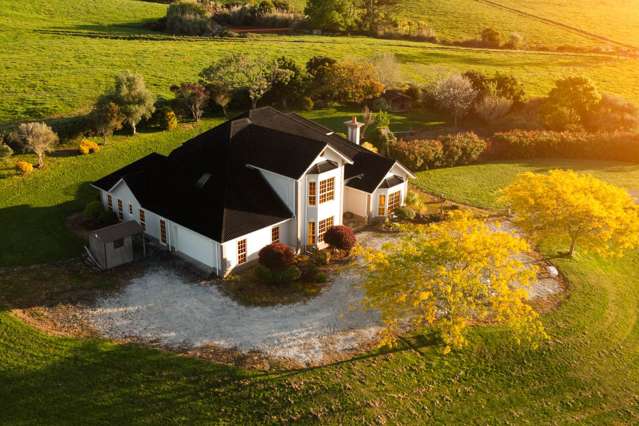 Exquisite Contemporary Estate in Wainui