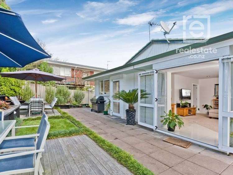 2/68 Hattaway Avenue Bucklands Beach_13