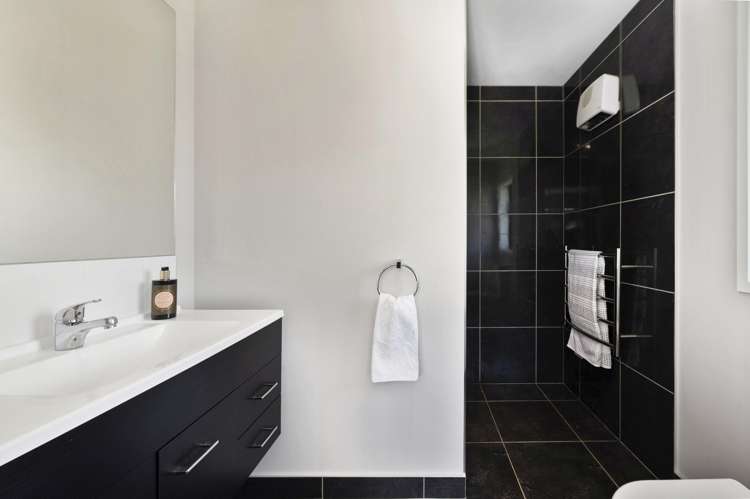 27 Pukeko Way Kinloch_16