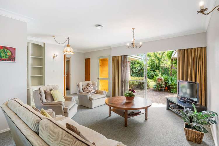 2/9 Pamela Place New Lynn_1