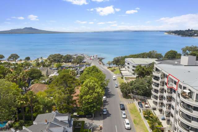 5b/175 Hurstmere Road Takapuna_3