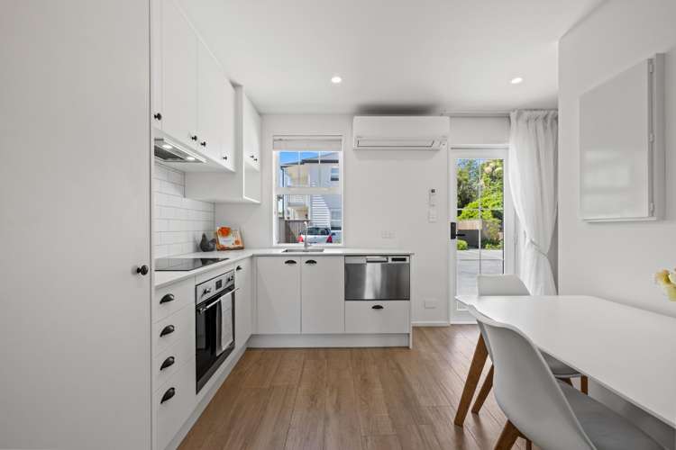 2/42 Woodville Street Edgeware_5