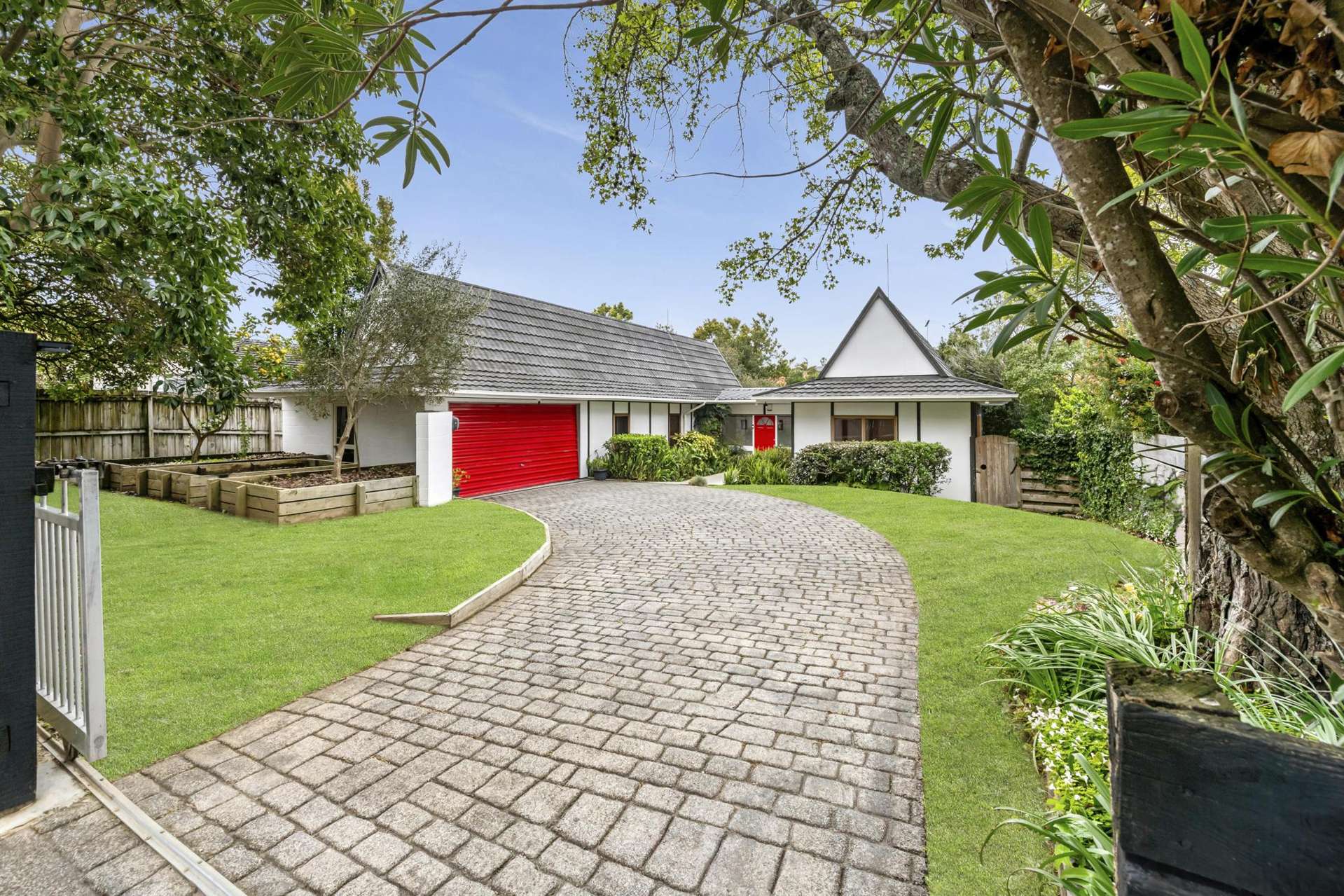 28 Mirrabooka Avenue Botany Downs_0