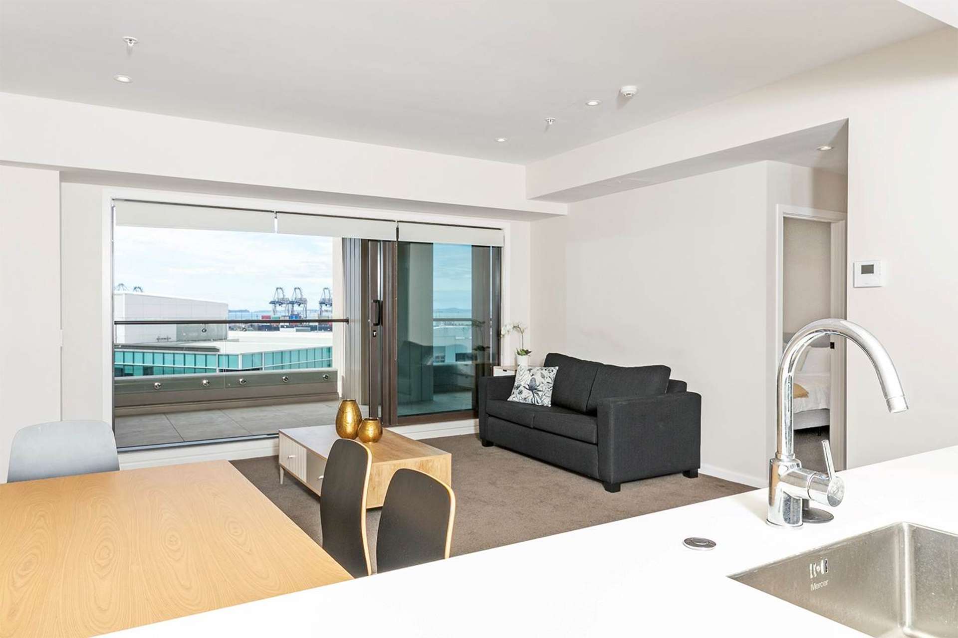 1005/47 Beach Road City Centre_0