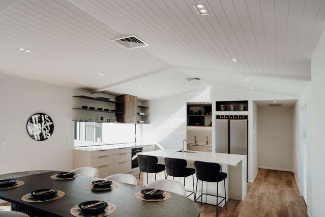 Low-Maintenance Luxury by the Lake