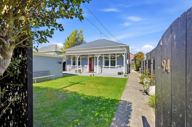 94 Holly Road_0