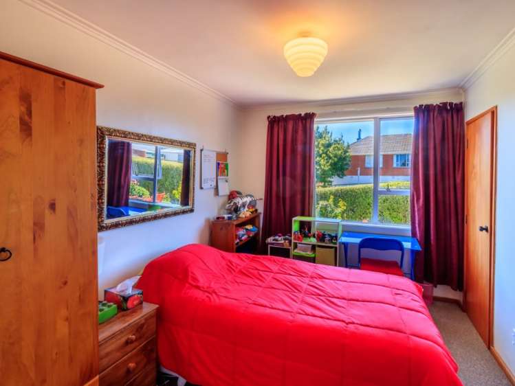 2 Pladda Street Calton Hill_10