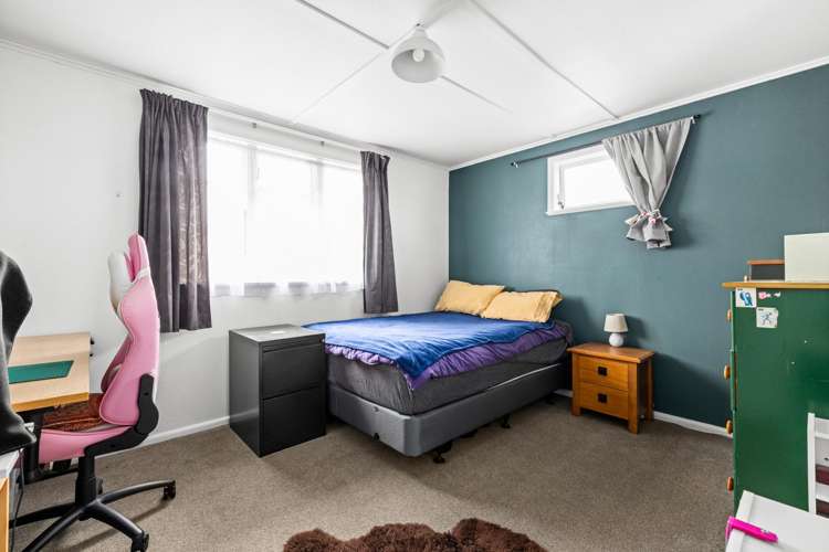 1215 Norfolk Crescent Mayfair_7
