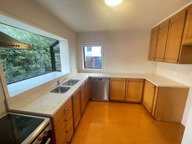 2/11 Glenfern Road Mellons Bay_2