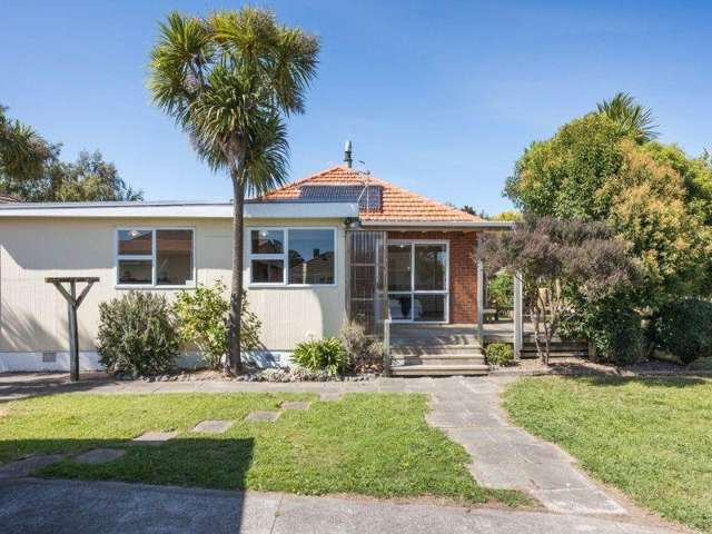 ROSLYN- 4 BEDROOMS