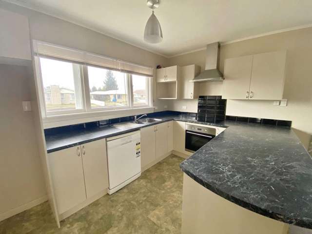 52 Dunstan Crescent Hornby_1