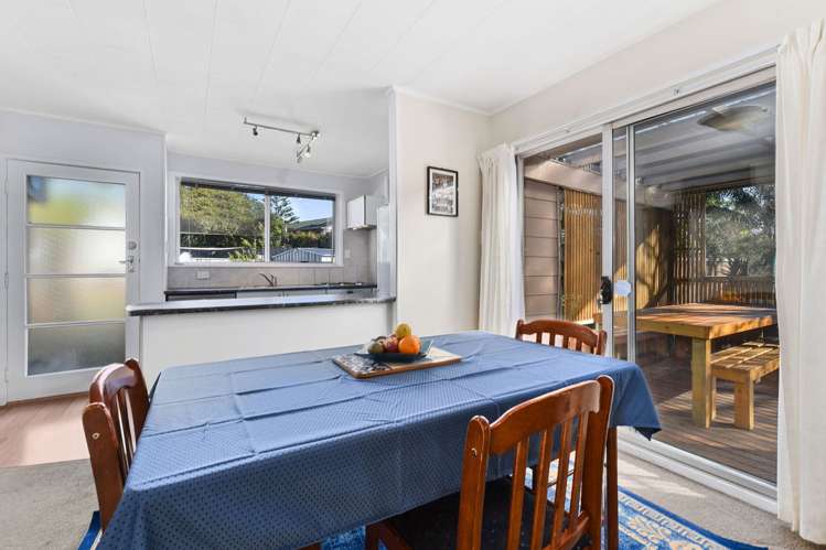 11 Fairdale Place Birkdale_13