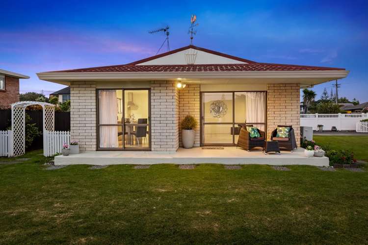 Flat 1/20 Pine Road Orewa_2