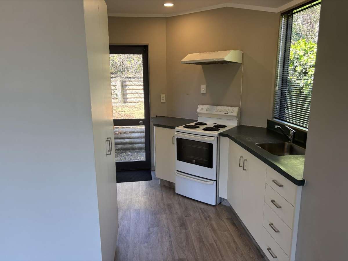 Sunny two bedroom unit 2