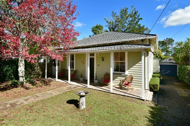 25 Kowhai Street Helensville_36