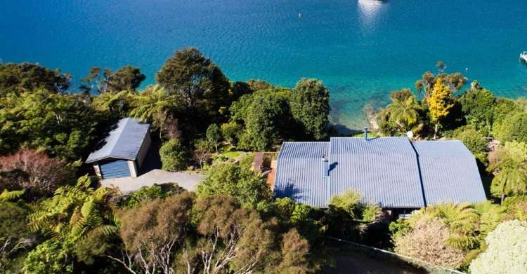 3130 Archers Road Tennyson Inlet_14