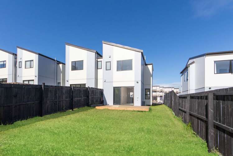 49B Crestview Rise Papakura_10