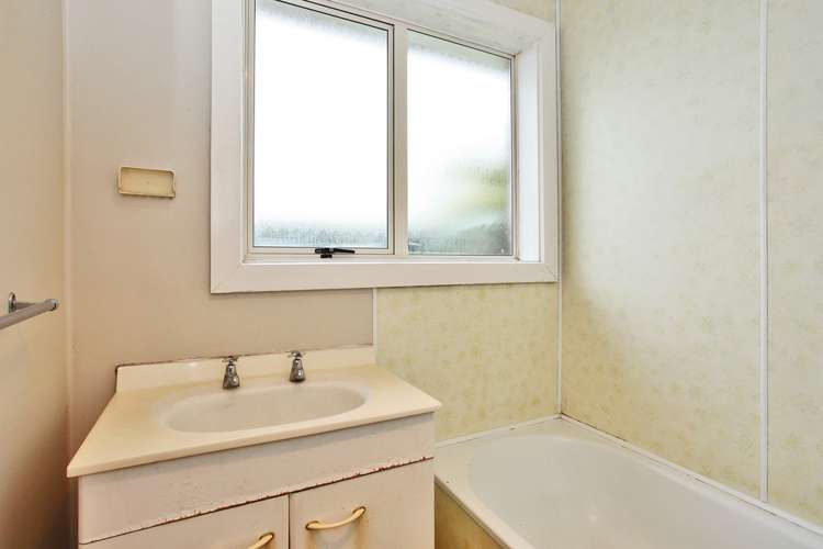 34 Avro Crescent Hornby_8