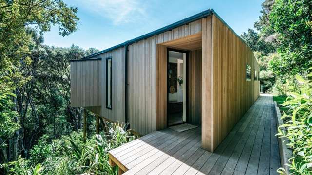 Modern Home in Oneroa